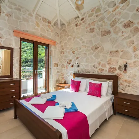 Villa Deluxe Ii Katastarion